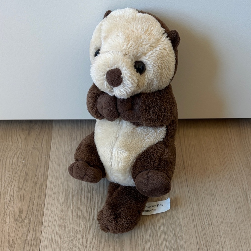 Monterey Bay Aquarium Stuffed Otter